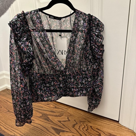 Zara floral blouse💐 Never worn - in perfect condition. - Picture 3 of 3